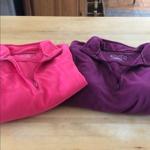 2 fleece pullovers